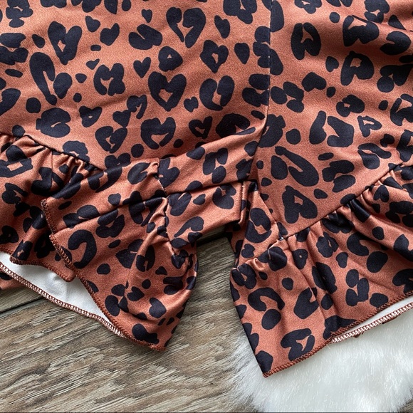 Girl Boutique Cheetah Romper - Picture 3 of 3